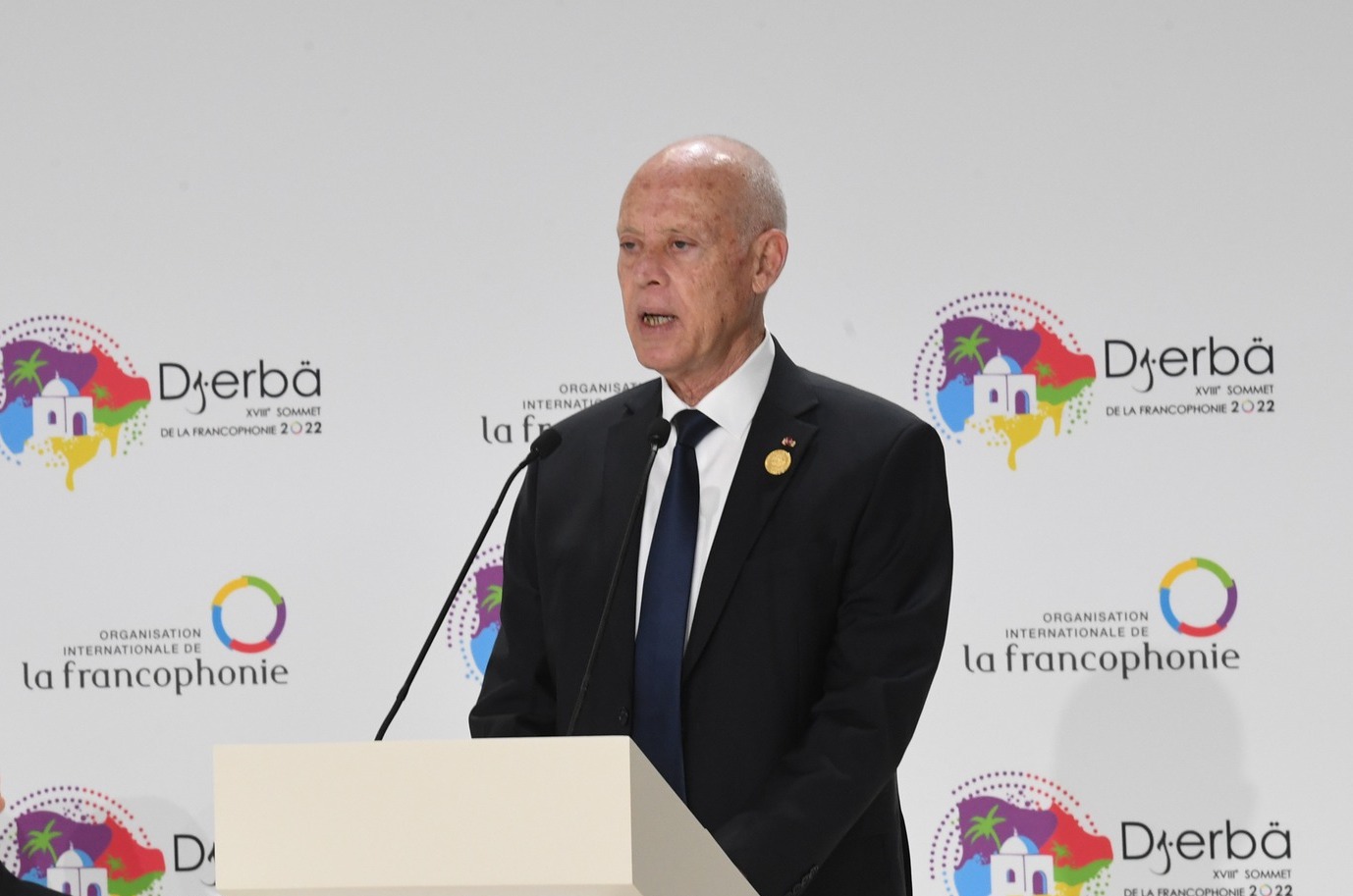 فيما معارضوه يلوحون بتنازع الشرعيات .. هل عزز التئام القمة الفرنكوفونية شرعية مسار 25 ؟